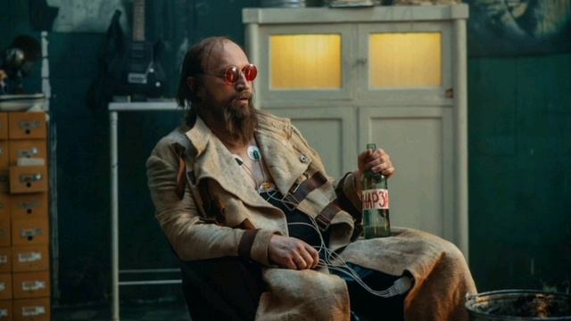 Гоша Куценко сыграл безумного психоаналитика в фильме «Король и Шут. Навсегда»