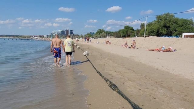Активное благоустройство пляжа.