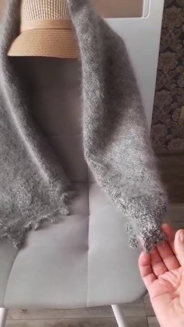 Пуховый, тёплый платок. Видео отзыв моей покупательницы Екатерины.