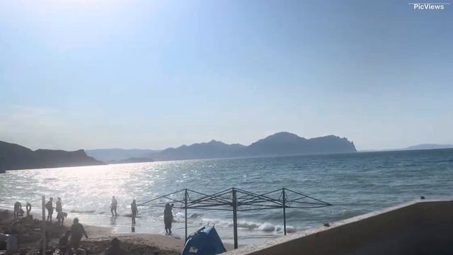 Крым пляж посёлка Орджоникидзе сегодня 19 июня 2025. Обстановка на море, какая погода сейчас, пляж
