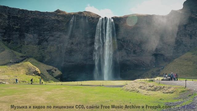 Музыка разрывает душу мягче любого ветра - Quiet Moonlit Countrysides -- HoliznaCC0 -- We Drove All