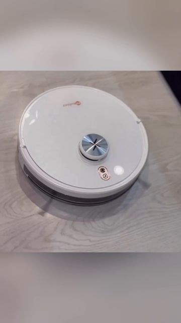 Раньше я уже пользовался пылесосом Neatsvor, он действительно очень удобный. Судя по их последней