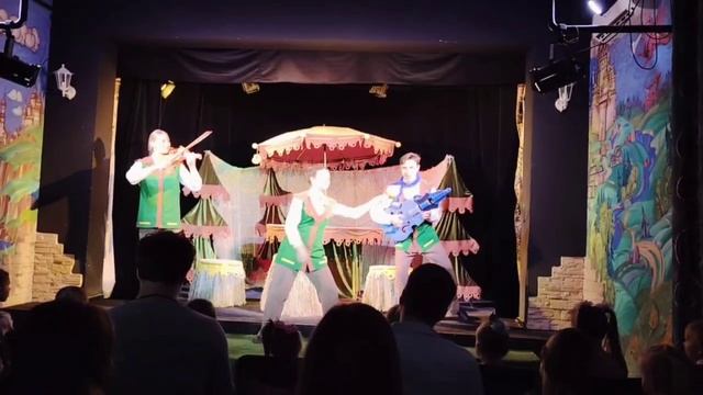 "ТЕРЕМОК" знакомиться с театром кукол