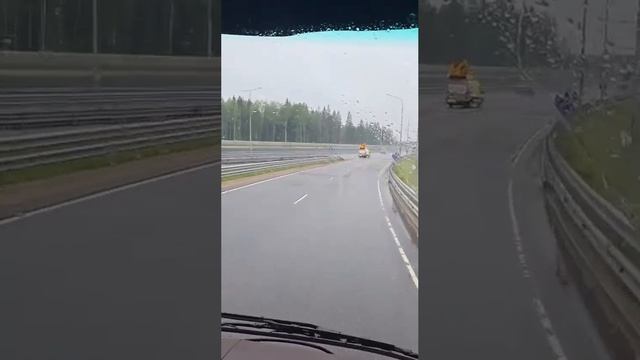 На ПМЭФ на беспилотном грузовике