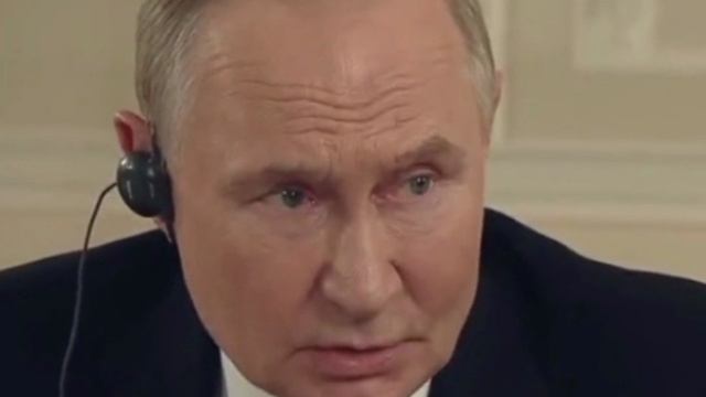 Ещё из заявлений В.Путина на ПМЭФ:

- ДНР и ЛНР имели право на отделение от Украины,