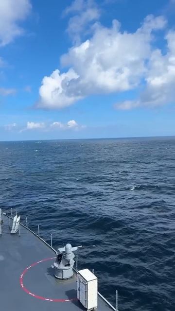 ✈️🇷🇺📹🇺🇸Пролёт Су-24 в Балтийском море, снимают американцы…