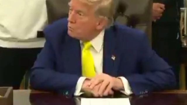 Трамп вновь потребовал капитуляции Ирана.

«Мы не ищем прекращения огня. Мы ищем полной победы.