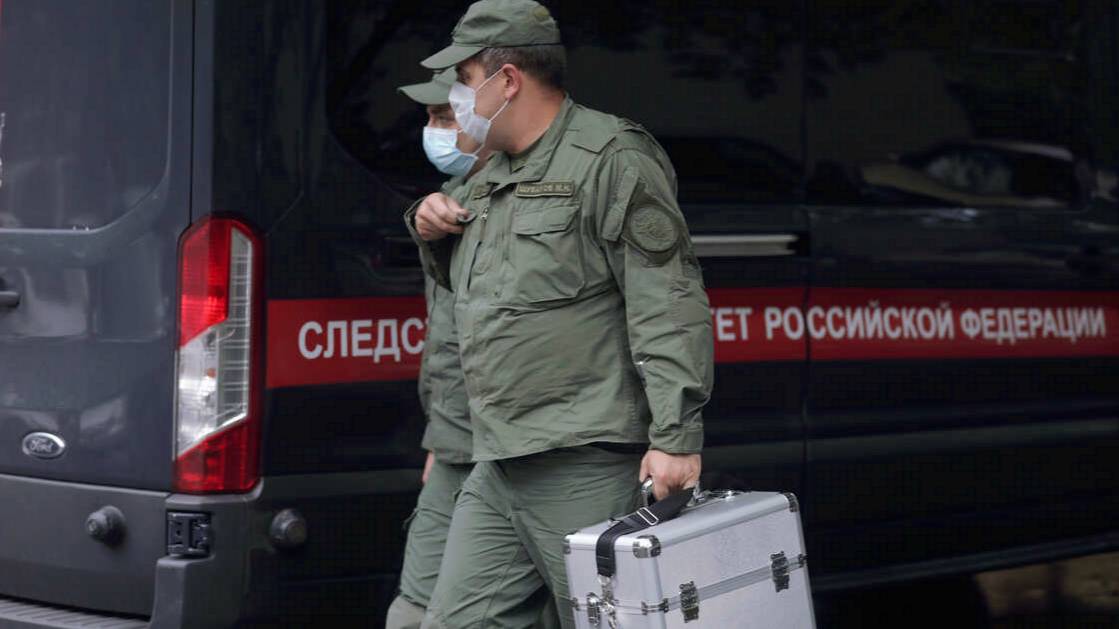 20-летний парень задушил девушку и вместе с мамой закопал ее в лесу