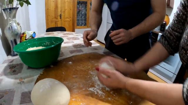 Учусь готовить лезгинский хлеб своими руками (фу)