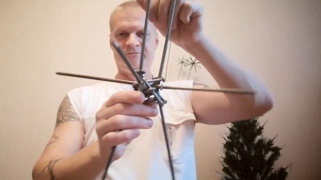 Большой ёжик из гвоздей