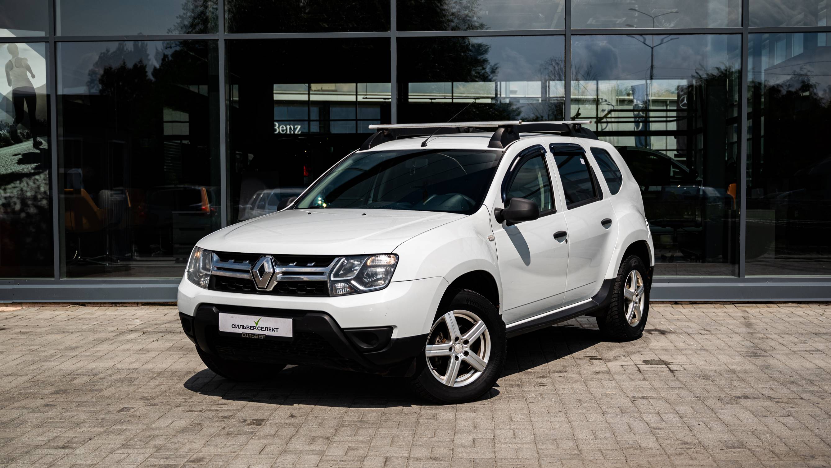 RENAULT DUSTER Белый