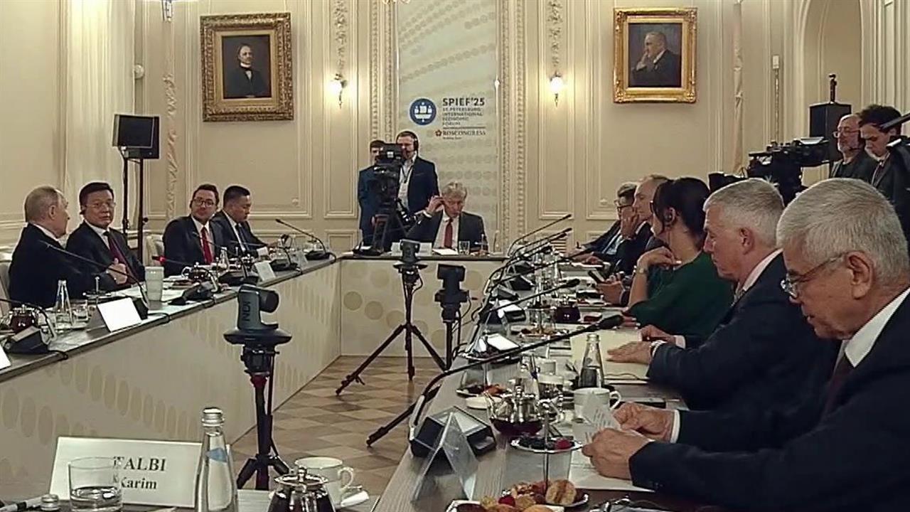 Владимир Путин провел встречу с главами ведущих мировых СМИ