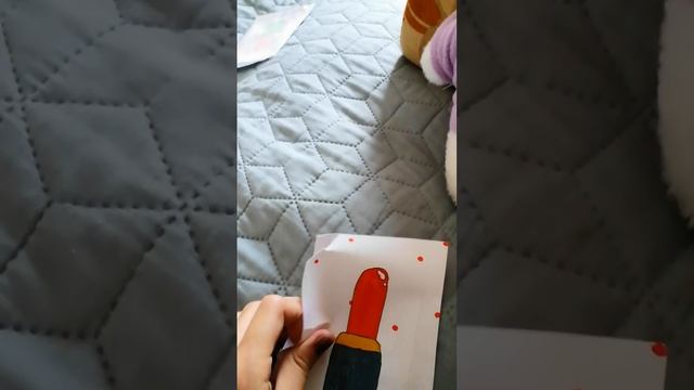 Дефирка заказала бумажный бокс.