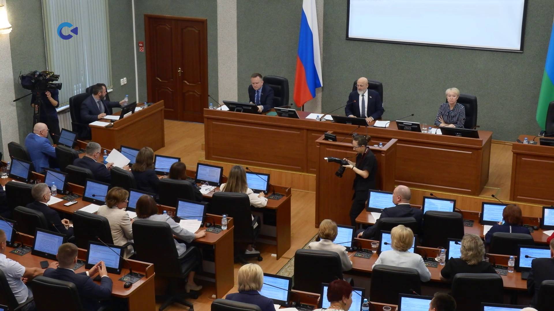 На заседании Заксобрания Карелии обсудили поддержку инвесторов, ветеранов СВО и студентов