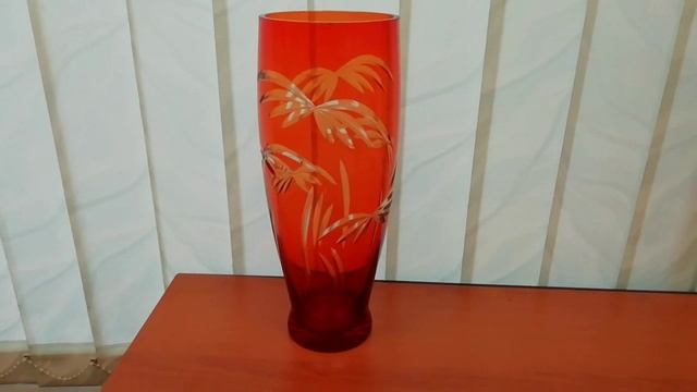 ваза с пальмами