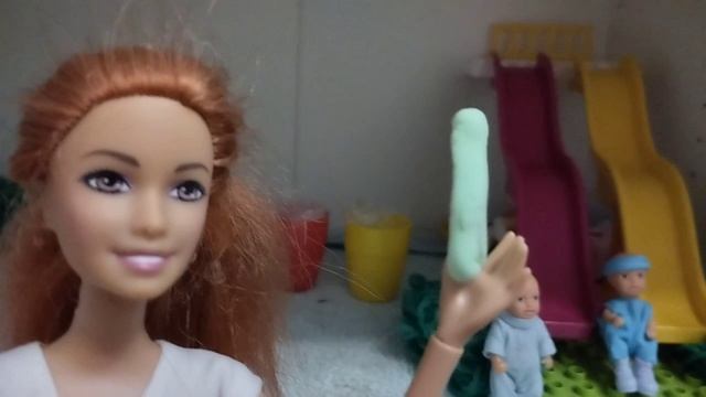 Сбежала из детского лагеря.🤣😯🤣 Сабрина и Артём весёлые  истории кукол Барби.