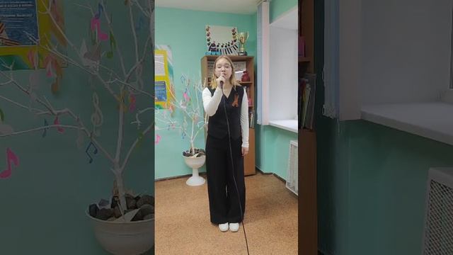 20. Хлынцева Виктория - "Тучи в голубом"
