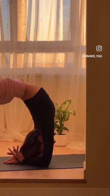 #yoga #yogapractice #yogainspiration #yogagirl #yogateacher #wheelpose #chakrasana #piano #yogalove