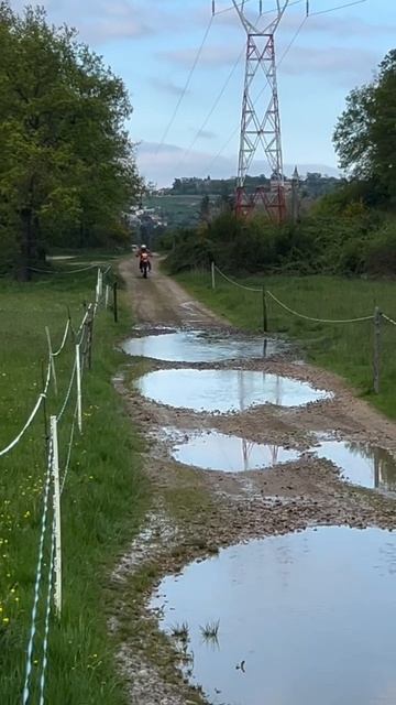 По лужам 💧 на моцике 🏍