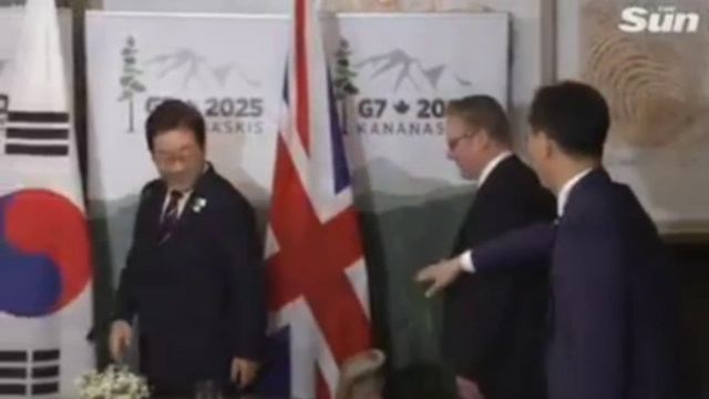 🤡🇬🇧Премьер-министр Великобритании опозорился на саммите G7, перепутав переводчика с...🔽🔽🔽