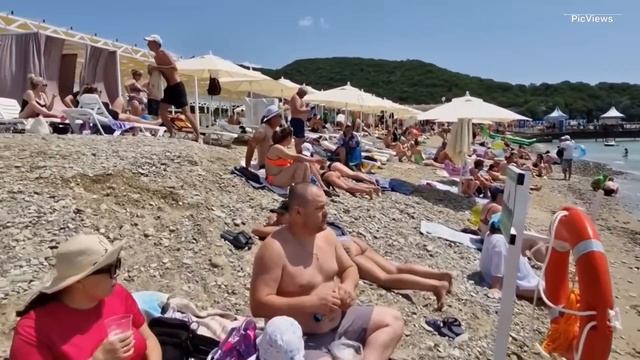 Геленджик Архипо-Осиповка Чёрное море сегодня 19 июня 2025. Обстановка на Центральном пляже, погода