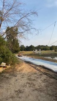 Что такое, его что к самолёту прицепили