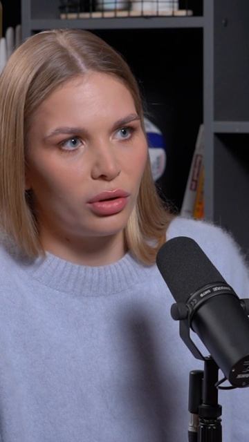 АНАСТАСИЯ ЖУКОВА ВНЕ ВОЛЕЙБОЛА, КАКОЙ ОНА СЕБЯ ВИДИТ #shorts #лицаволейбола #подкаст #золотойсет #tv