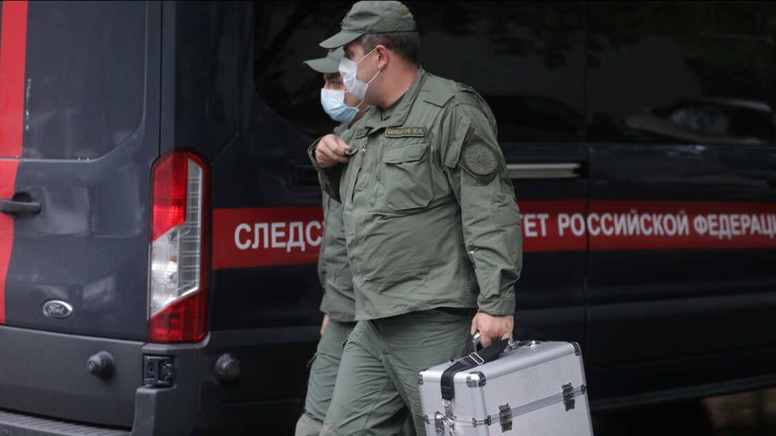 20-летний парень задушил девушку и вместе с мамой закопал ее в лесу