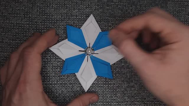Как сделать бумажные снежинки