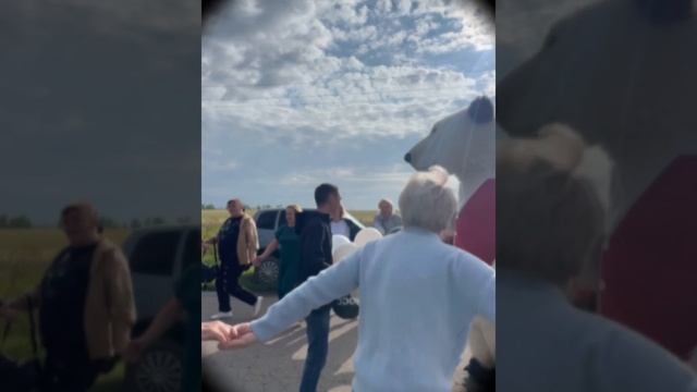 Как сотрудники поздравили своего начальника с днём рождения