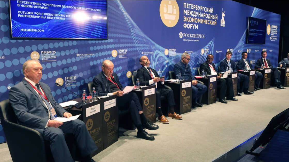 Новые инвестиции и амбициозные планы: завершается второй день ПМЭФ-2025