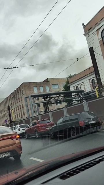 Арсенальная набережная в Петербурге в огне