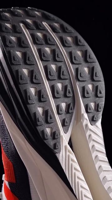 Супер обувь New Balance FuelCell SuperComp Elite V5