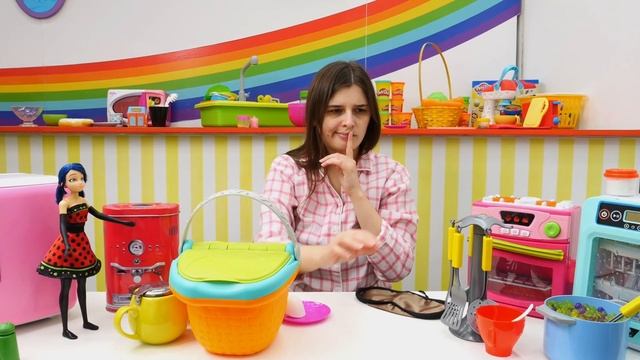 Леди Баг не может справиться без супер кота! Ищем пропавшего героя с Тойклаб
