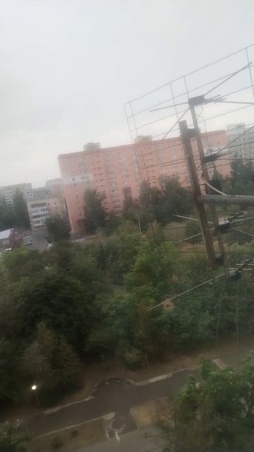 У нас в Волгодонске пошол дождь днём