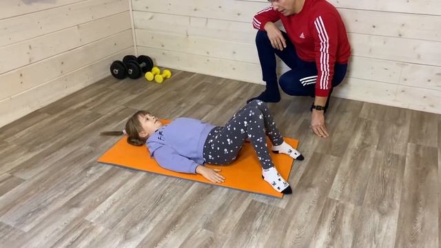 УПРАЖНЕНИЯ ДЛЯ ДЕВОЧЕК в домашних условиях для похудения - Тренировка 1 с Алисой - Фитнес ту кидс