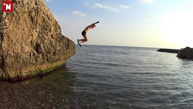 Крым. п. Форос. Прыжки со скал