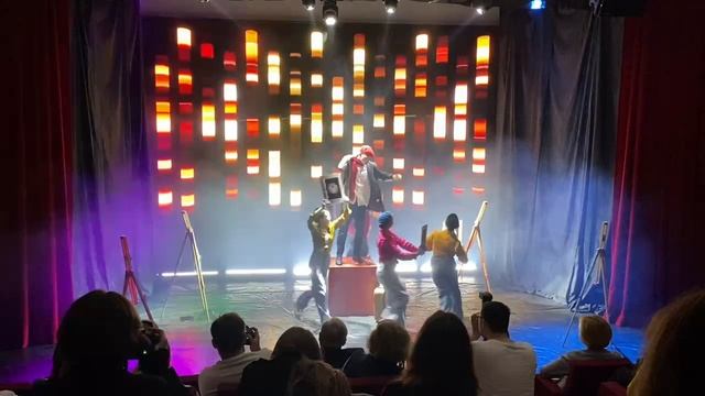 VID_20240419_220449_220