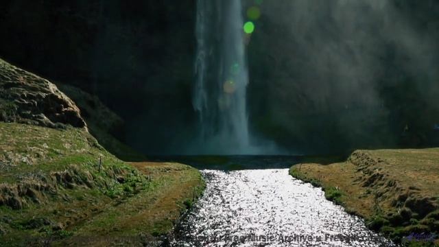 Музыка превращает съёмку в настоящий портал в мечты - Into The Unknown -- Podington Bear -- The Hump