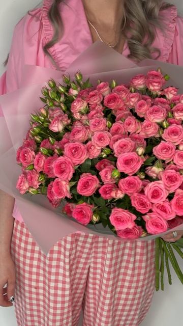 Монобукет из кустовой ярко розовой розы (15 шт.)