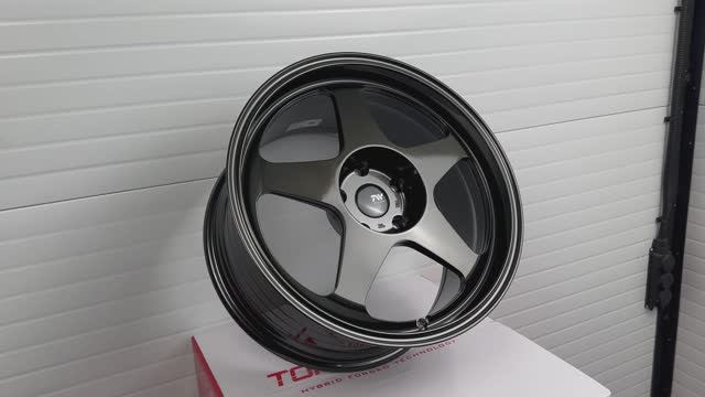 Topwheels GT06 18 9.0J +36 5X120 72.6 вес 9,3kg Gunmetal