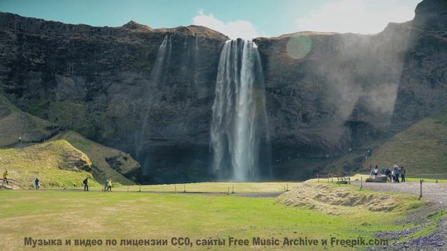 Эта музыка звучит особенно, когда её слушаешь, глядя в одни глаза - Felt So Low, On The HiFi, Anyway