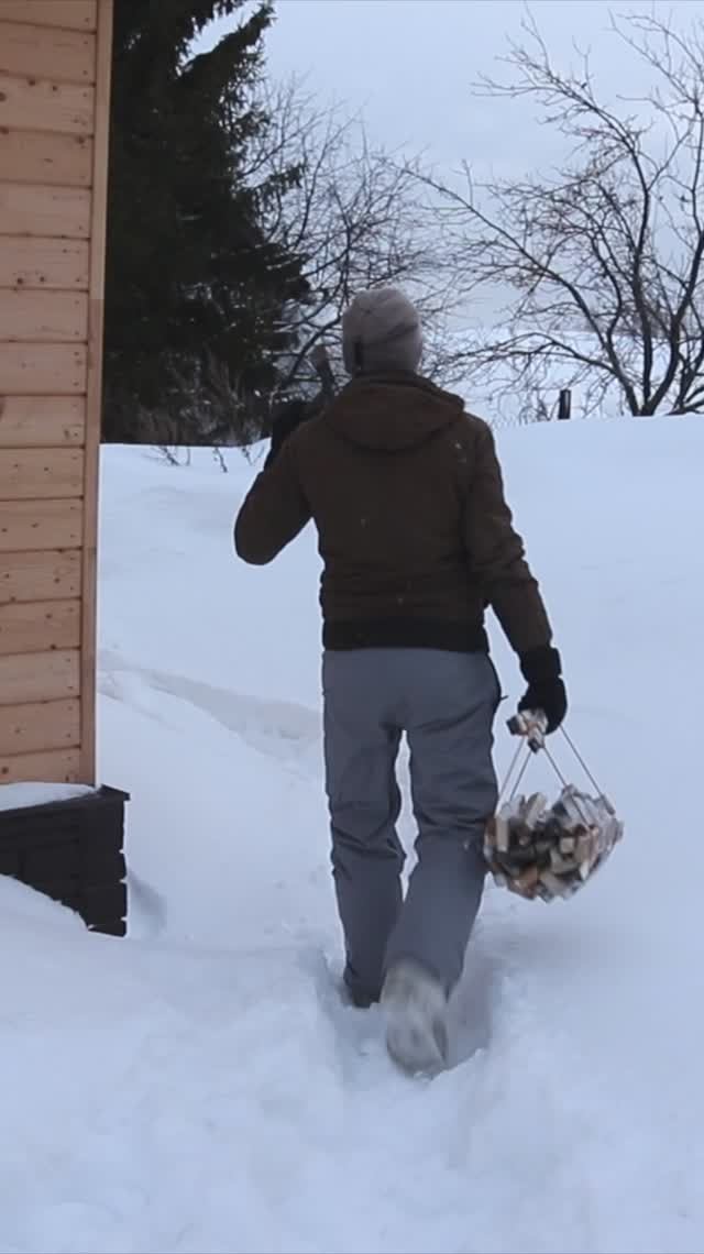 Удивительный Лайфхак от Выживальщика 99го Уровня  #бушкрафт #выживание #лайфхаки
#кемпинг #идея