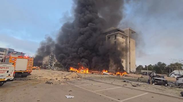 18 человек пострадали во время ракетного удара Ирана по израильскому городу Беэр-Шева