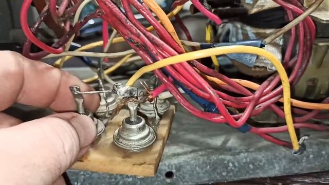 Автомобильное зарядное устройство или осторожно работают профессионалы
