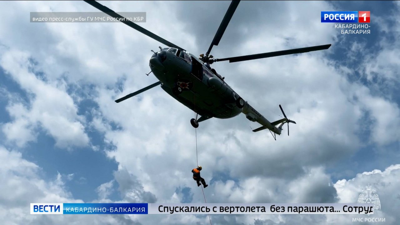 Сотрудники Эльбрусского спасотряда МЧС России провели учения