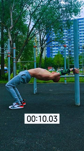 Очередной тест на молодость: L-образный мостик #nogymworkout #shorts #челленджы #calisthenics