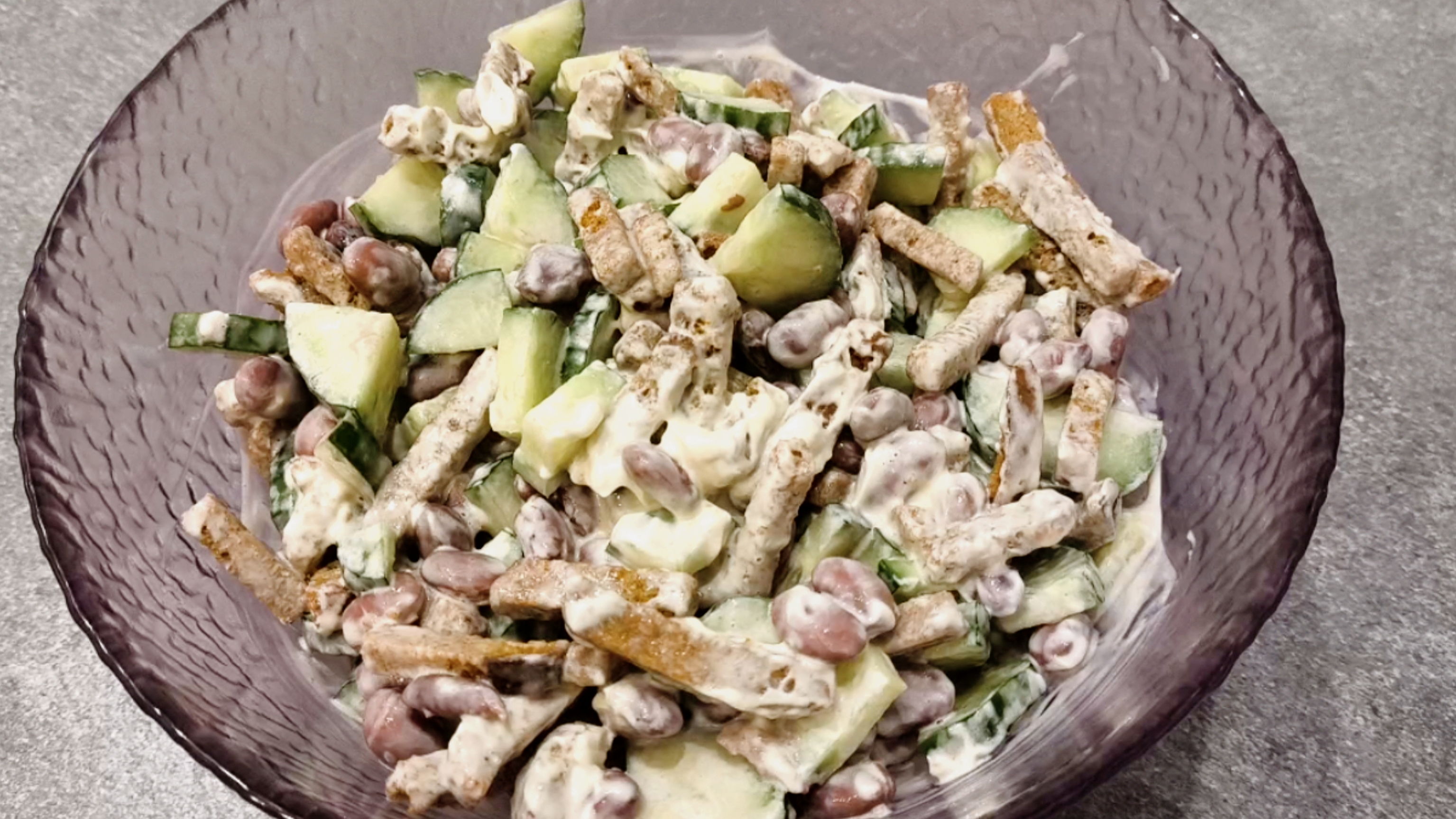 Простой вкусный салатик...все 3 ингредиента
