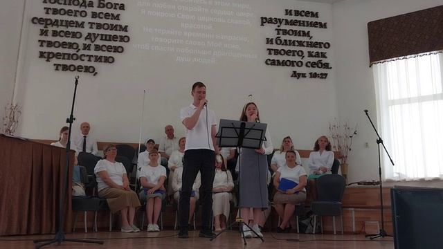 Пение "Скоро Я приду за вами, братья"