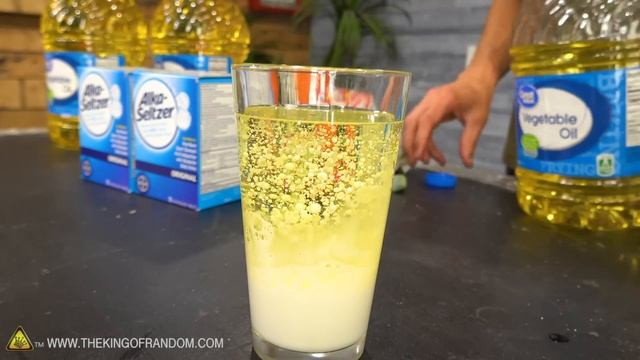 Oil, Food Coloring, Alka-Seltzer = GROOVY BABY